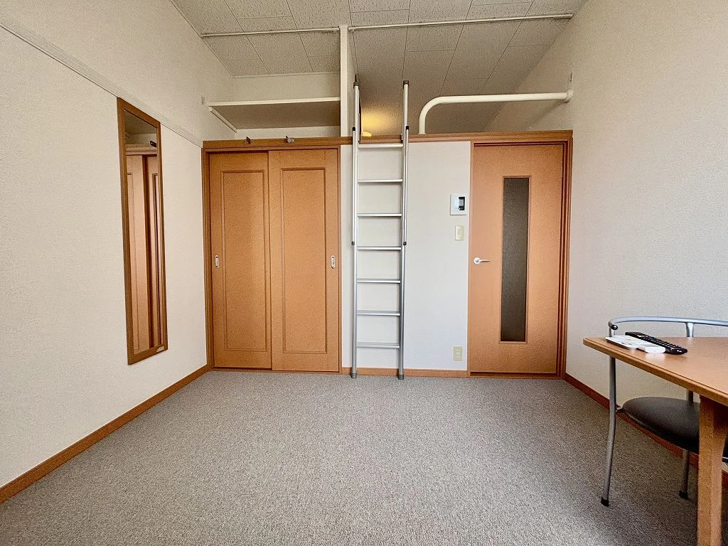 ２階　部屋