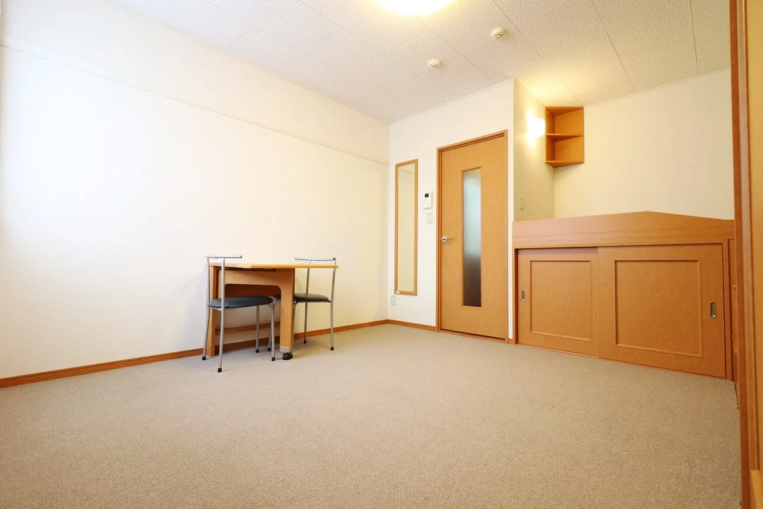 ベッド下に収納スペースあり！荷物が多くても十分に収まります！