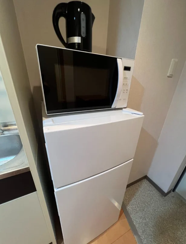 冷蔵庫・電子レンジ・ケトルも付いてます♪