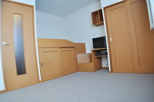 ベッド、ＴＶ付き（部屋によりメーカーは異なります）