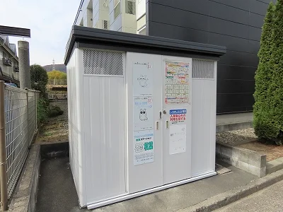 敷地内にゴミ庫が設置されておりゴミ捨てに便利です