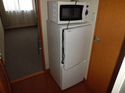 冷蔵庫と電子レンジ。