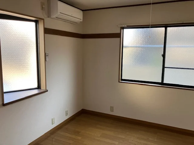 2面窓で通風も良好です。（家具・家電配置前の室内です。）
