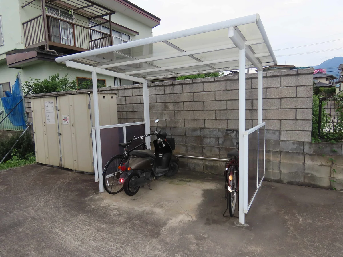 屋根付き駐輪場あり