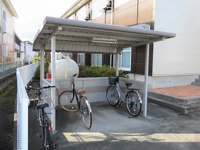 屋根付き駐輪場あり