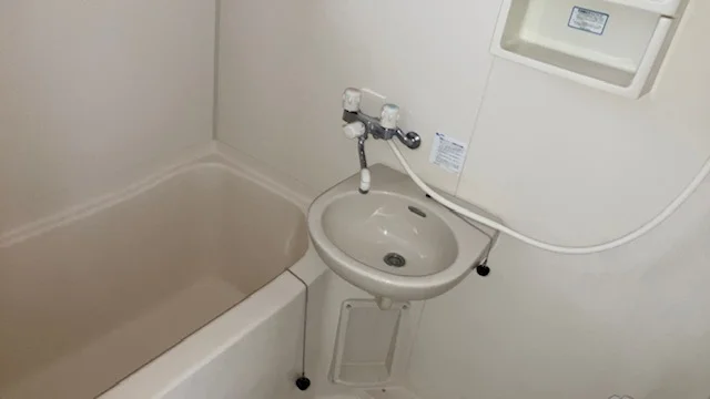 浴室（掃除用具、浴室用手桶、椅子付）