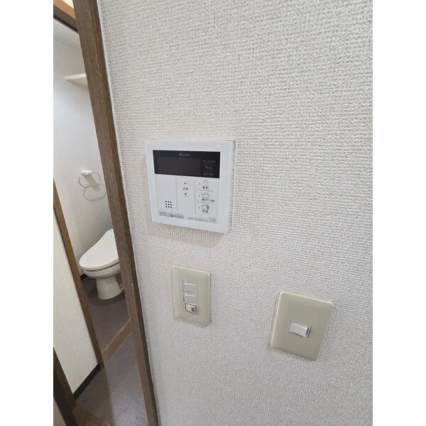 家具家電、消耗品雑貨品設置前の室内写真となります。