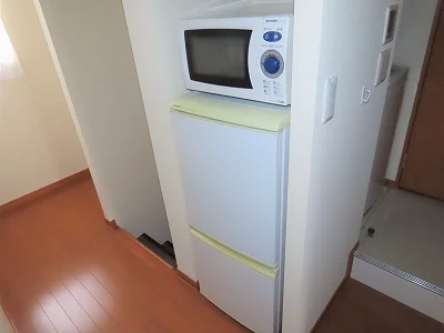 電子レンジ、冷蔵庫完備