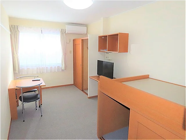 2階はカーペットのお部屋です