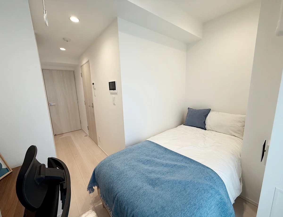 写真はイメージです。ラグなどの室内装飾はございません。