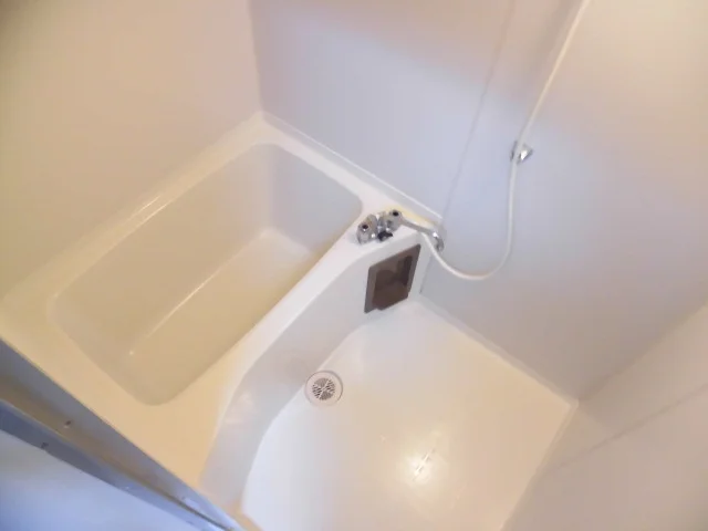 浴室用椅子、手桶、お風呂掃除セットも付いています。