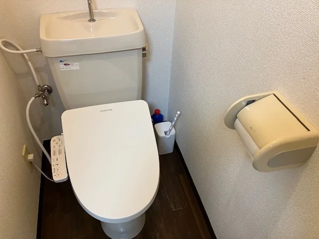 温水暖房洗浄便座です。