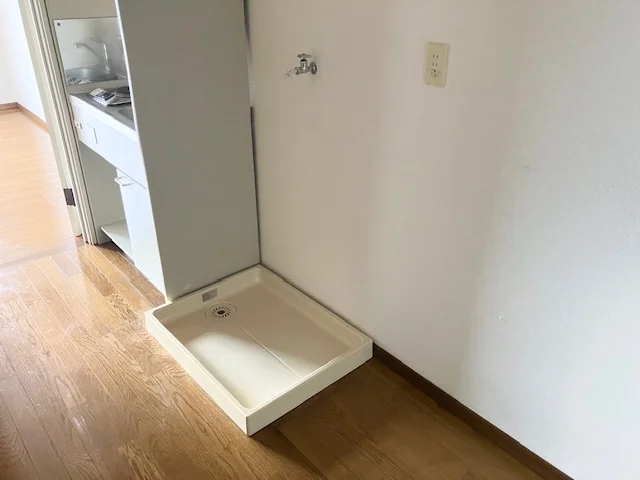洗濯機、冷蔵庫が設置されます。（設置前の写真です。）