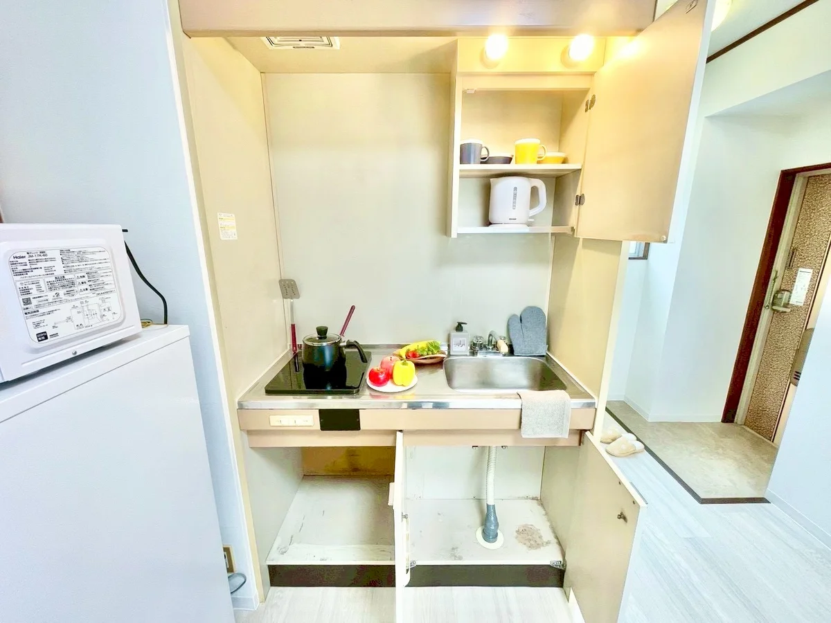 ※撮影用の観察植物・食器調理器具・雑貨類等はございません。※写真は現況優先