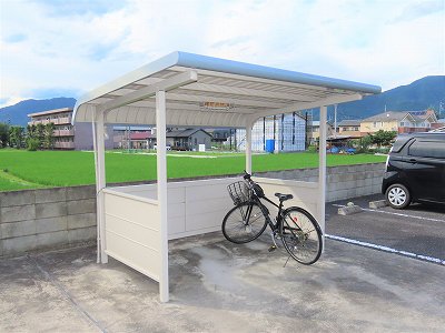 屋根付き駐輪場あり