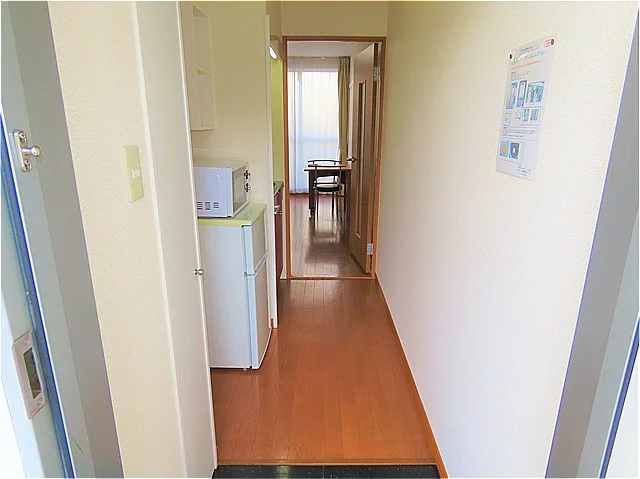 玄関からのアングルです