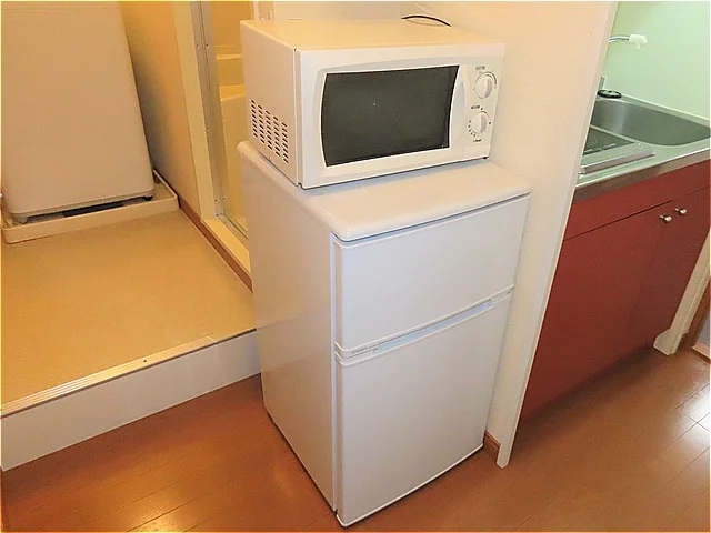 電子レンジ、冷蔵庫完備