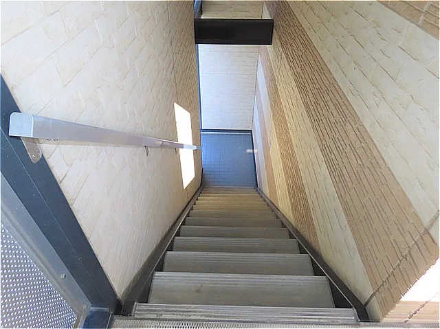 階段上からのアングルです