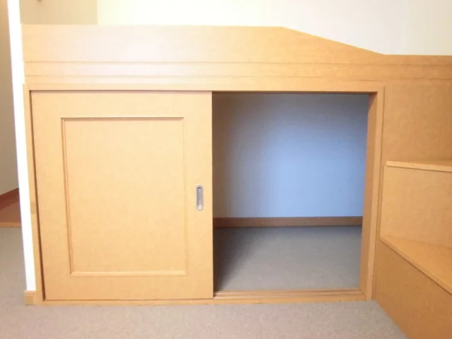 ベット下収納スペースになっています