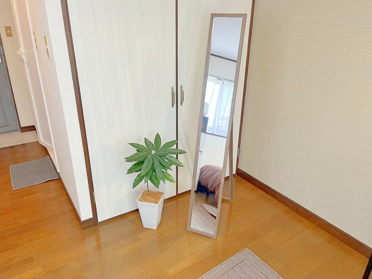 スタンドミラーをご用意しています✨お出かけ前の全身チェックにも♪
