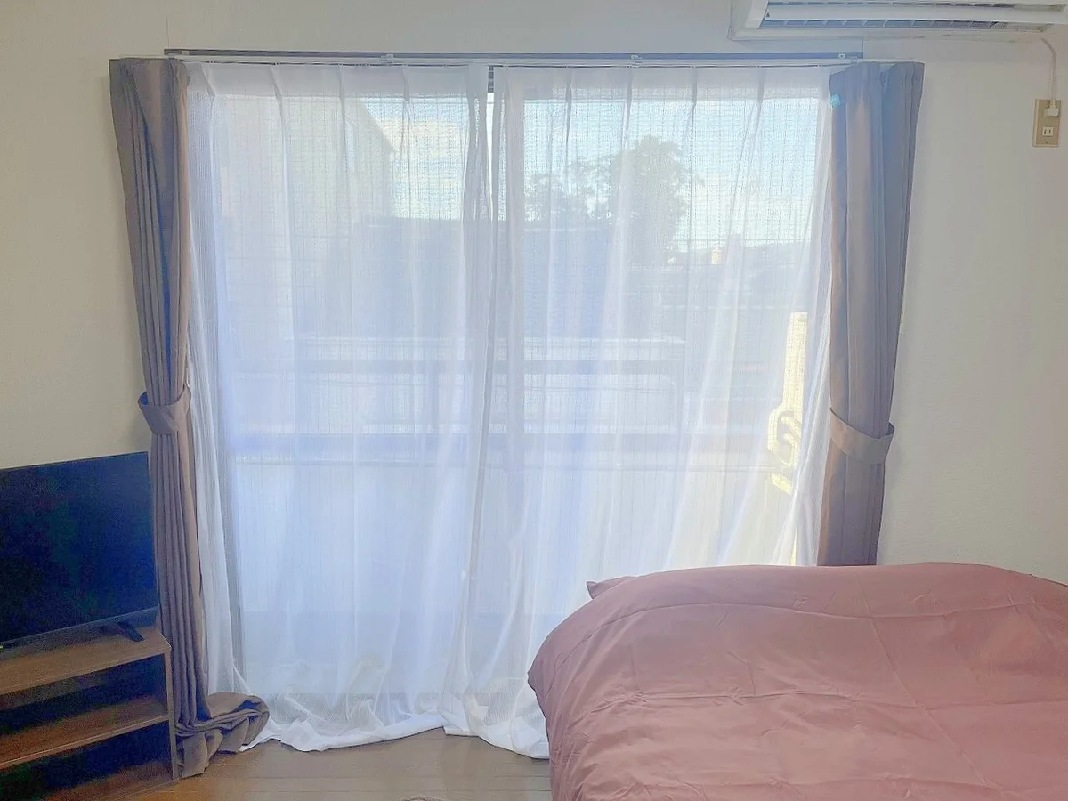 南向きの窓でお部屋も明るいです☀