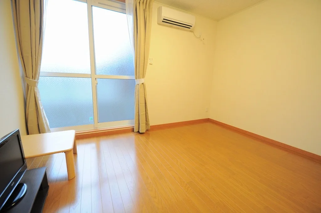 1階：フローリング　2階：絨毯　となります