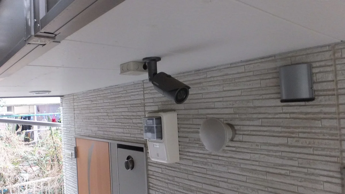 防犯カメラ付き物件になります。