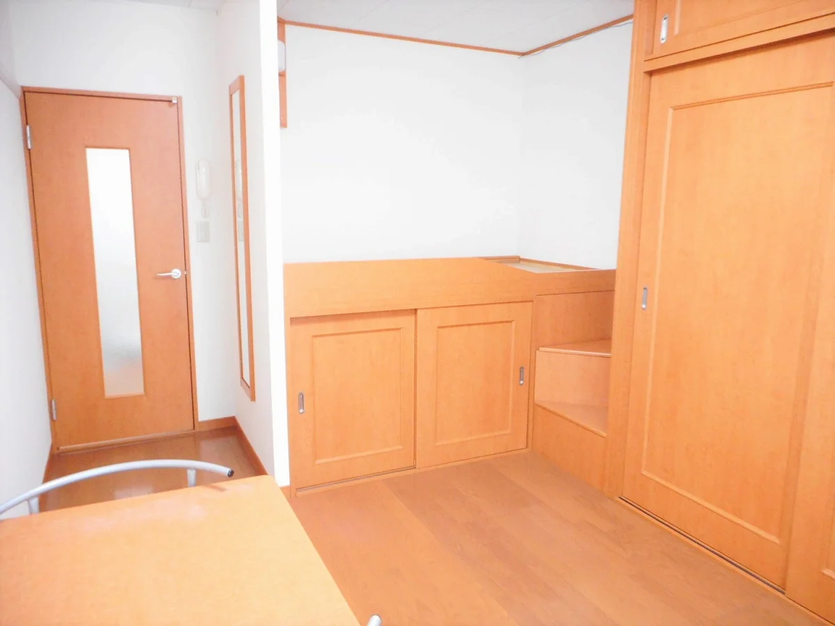 ハイベッドタイプのお部屋です