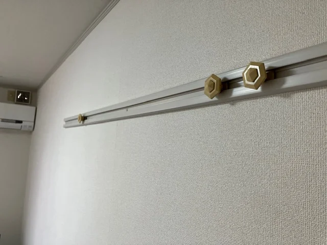 コート掛けがあります。