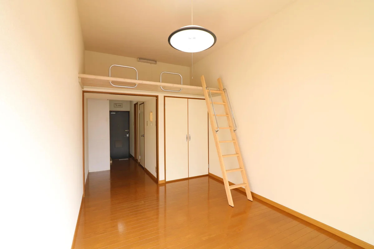 （※一部の号室で家具家電なし）１Ｆフローリング仕様・２Ｆ絨毯仕様