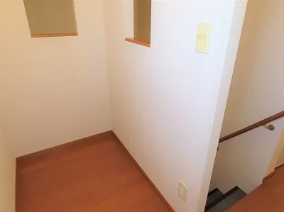 階段横にスペースがあり、お部屋を広く活用できます