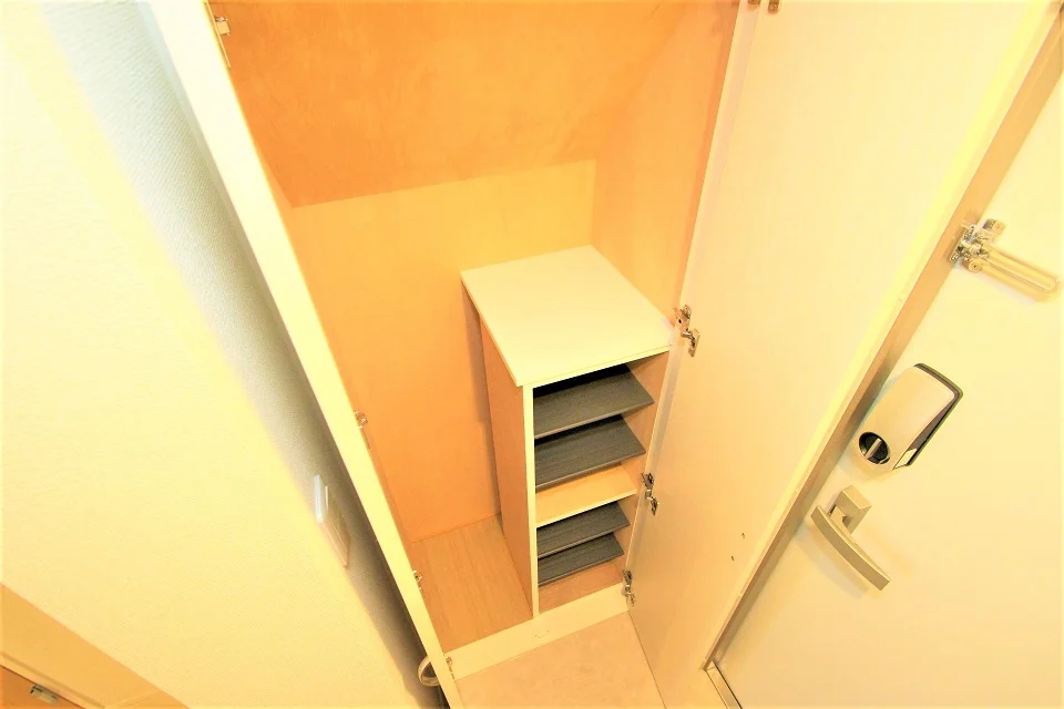 靴入れとちょっとしたスペース付き！