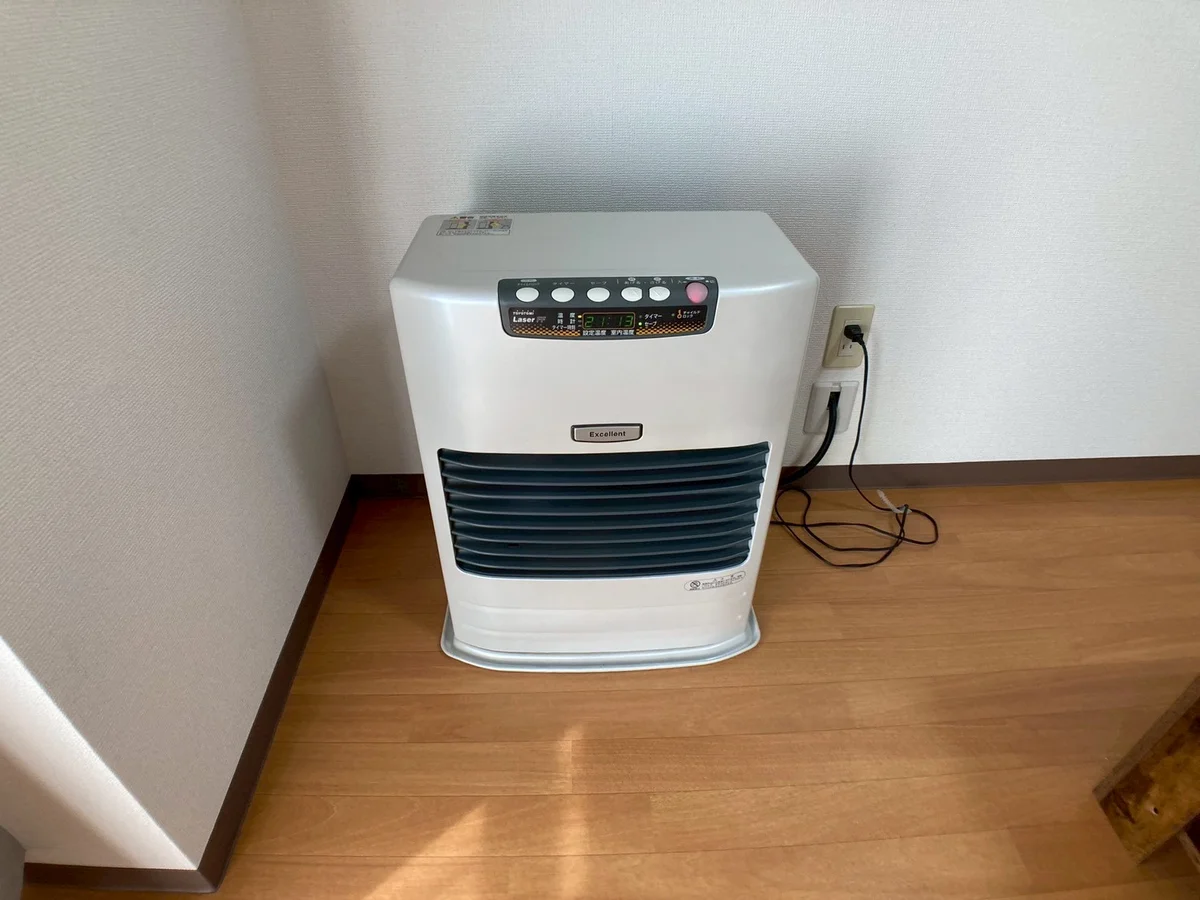 暖房（灯油FFストーブ）