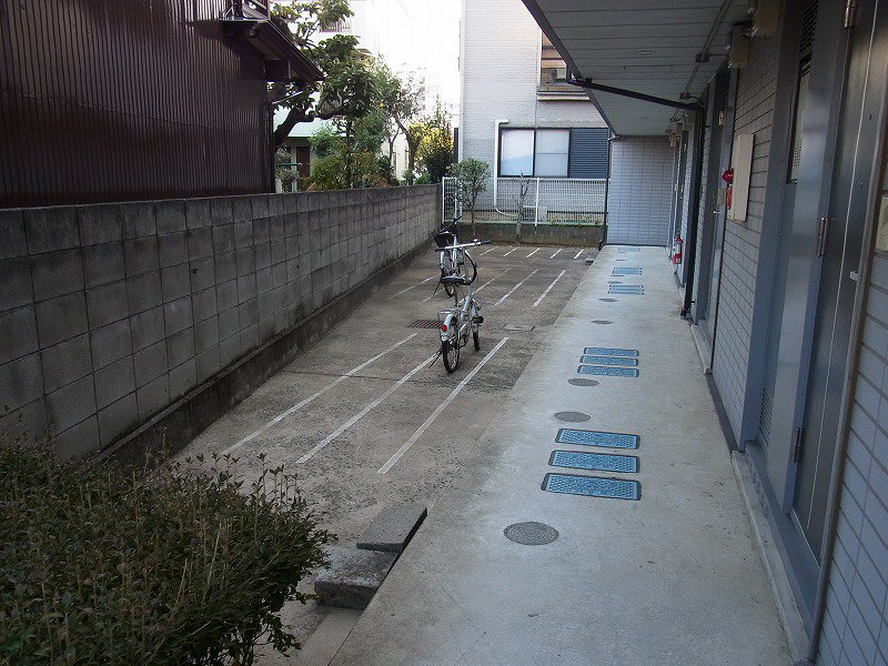 駐輪場　原付＆自転車のみ駐輪可能