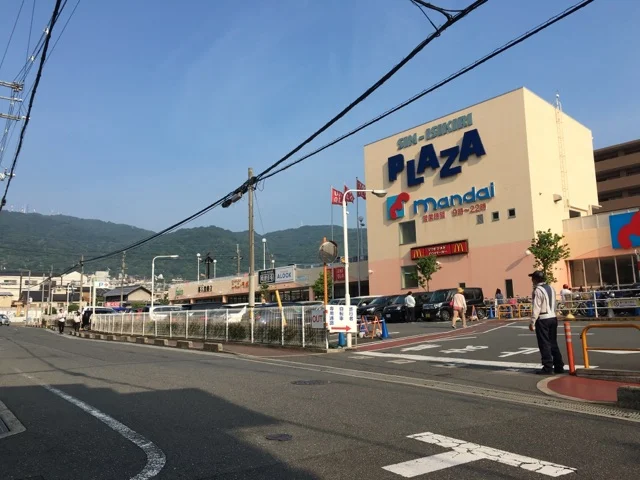 【スーパー】万代　517ｍ　AM9:00～PM9:00迄