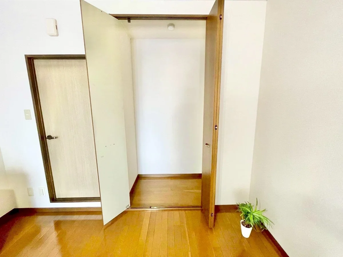 ※撮影用の観察植物・食器調理器具・雑貨類等はございません。※写真は現況優先