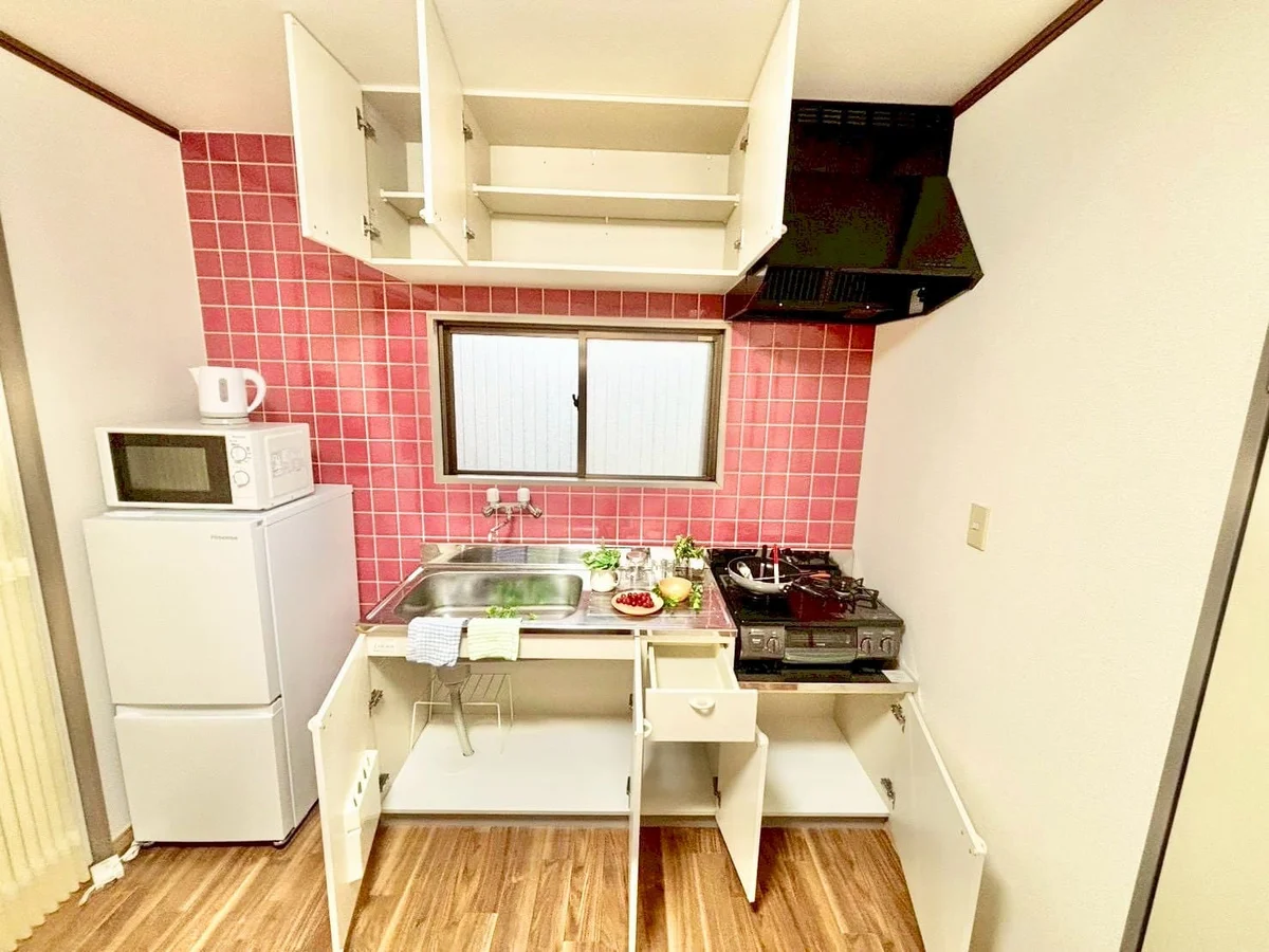 ※撮影用の観察植物・食器調理器具・雑貨類等はございません。※写真は現況優先