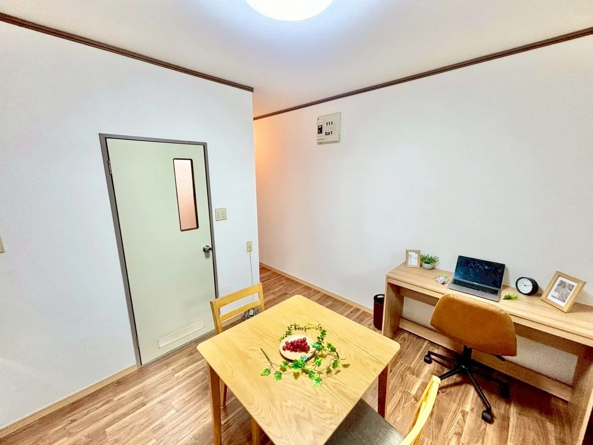 ※撮影用の観察植物・食器調理器具・雑貨類等はございません。※写真は現況優先