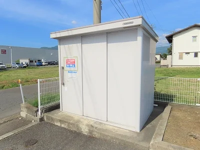 敷地内にゴミ庫が設置されておりゴミ捨てに便利です