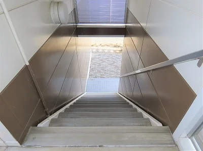 階段上からのアングルです