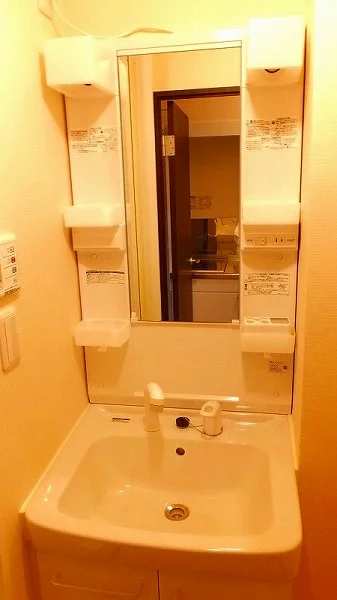 コンセント付きの洗面台です。