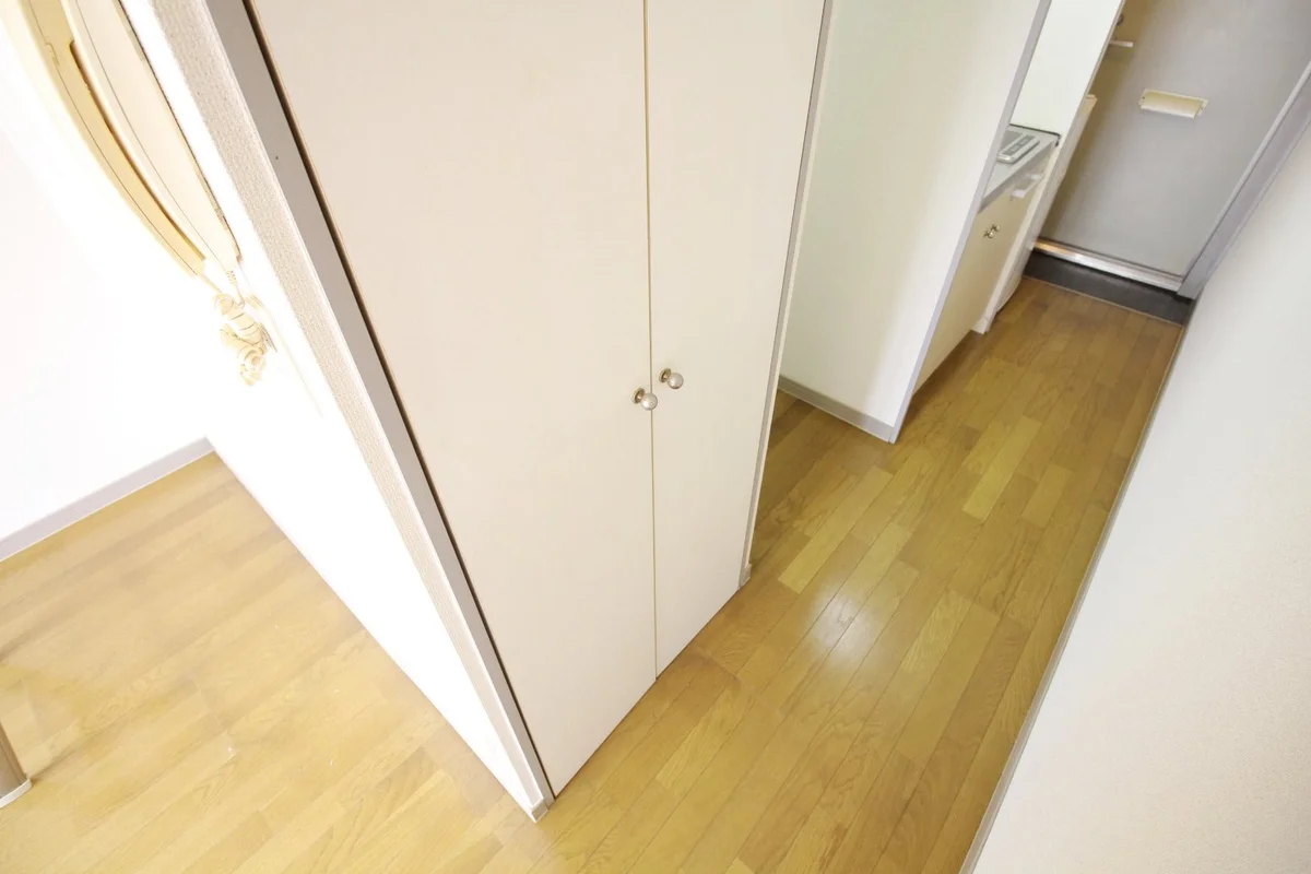 クローゼットも付いております。