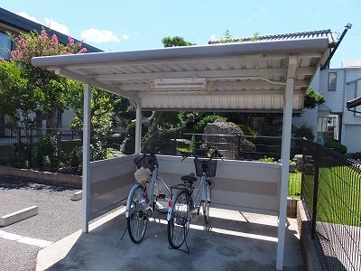 屋根付き駐輪場あり