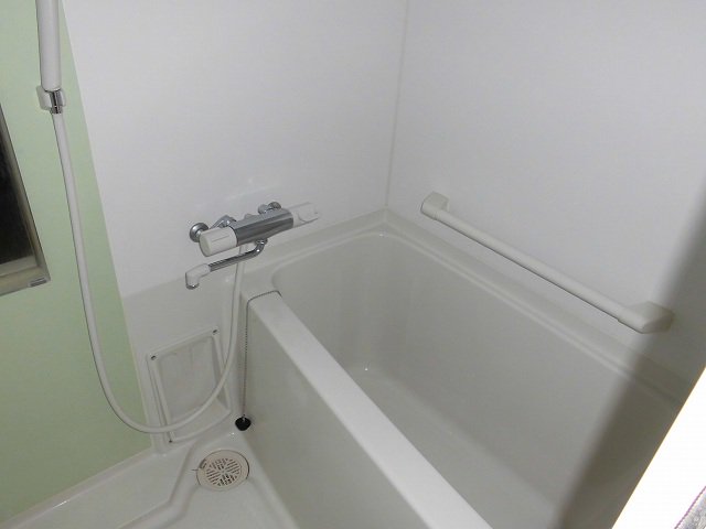 １階手摺あり　２階手摺無し　