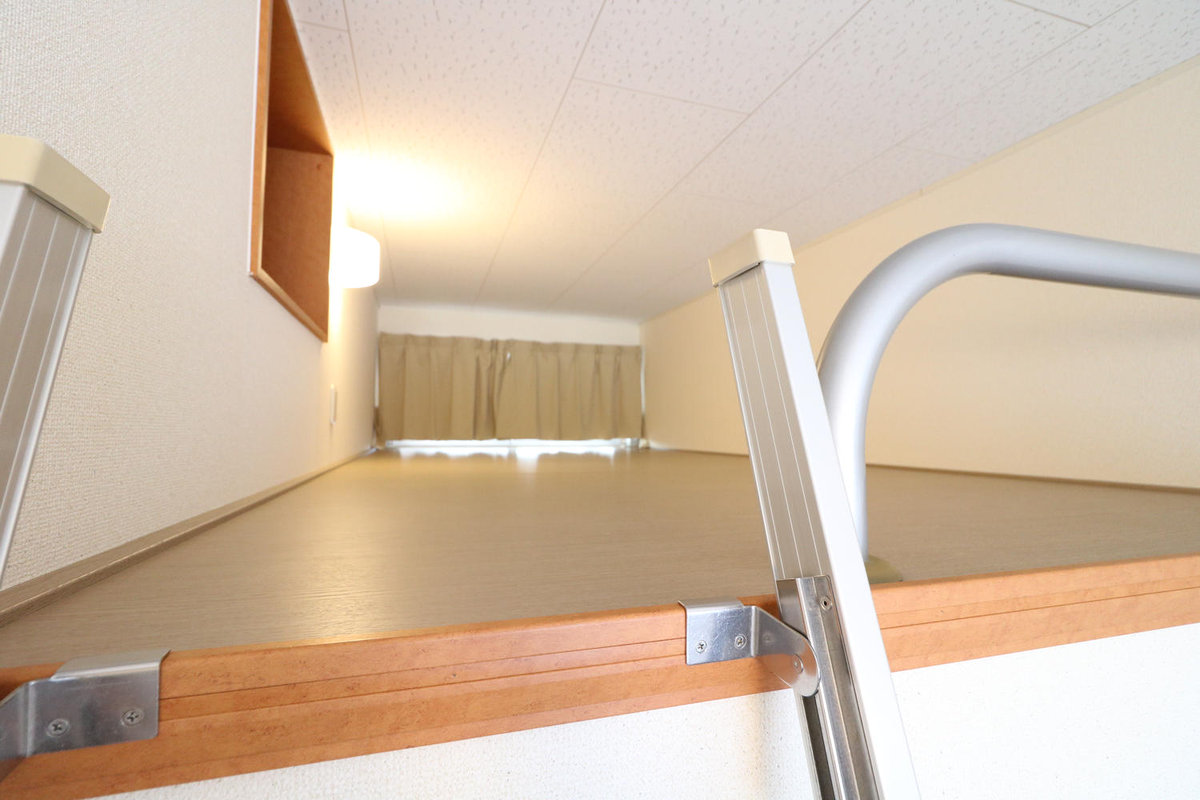 ロフトを寝室として活用すれば広々とした洋室を確保！