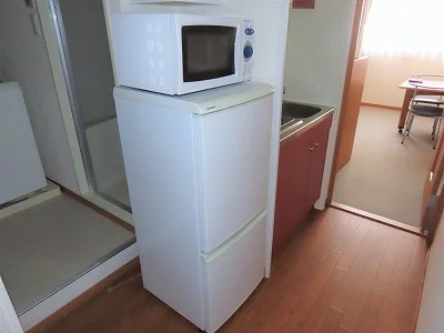 電子レンジ、冷蔵庫完備