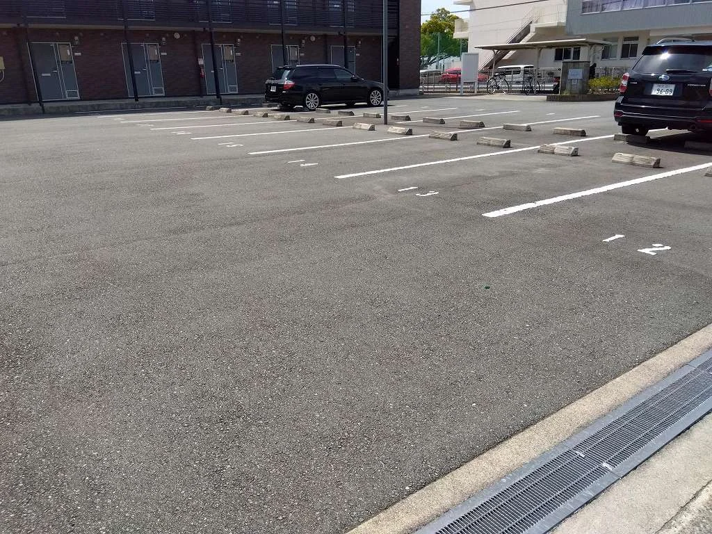 敷地内　月極駐車場②