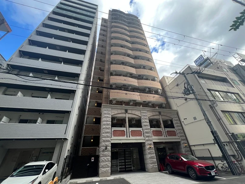 大阪中心地にそびえるハイグレードタイプマンションです