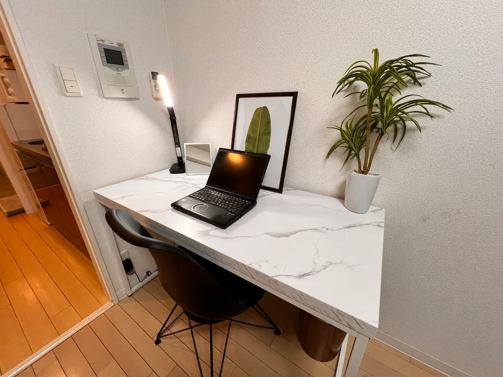 デスクワークにちょうどいいデスクです。