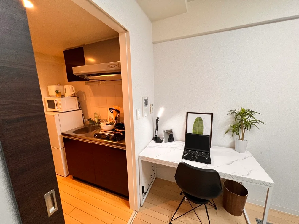 携帯の充電可能なライトも設置しています。